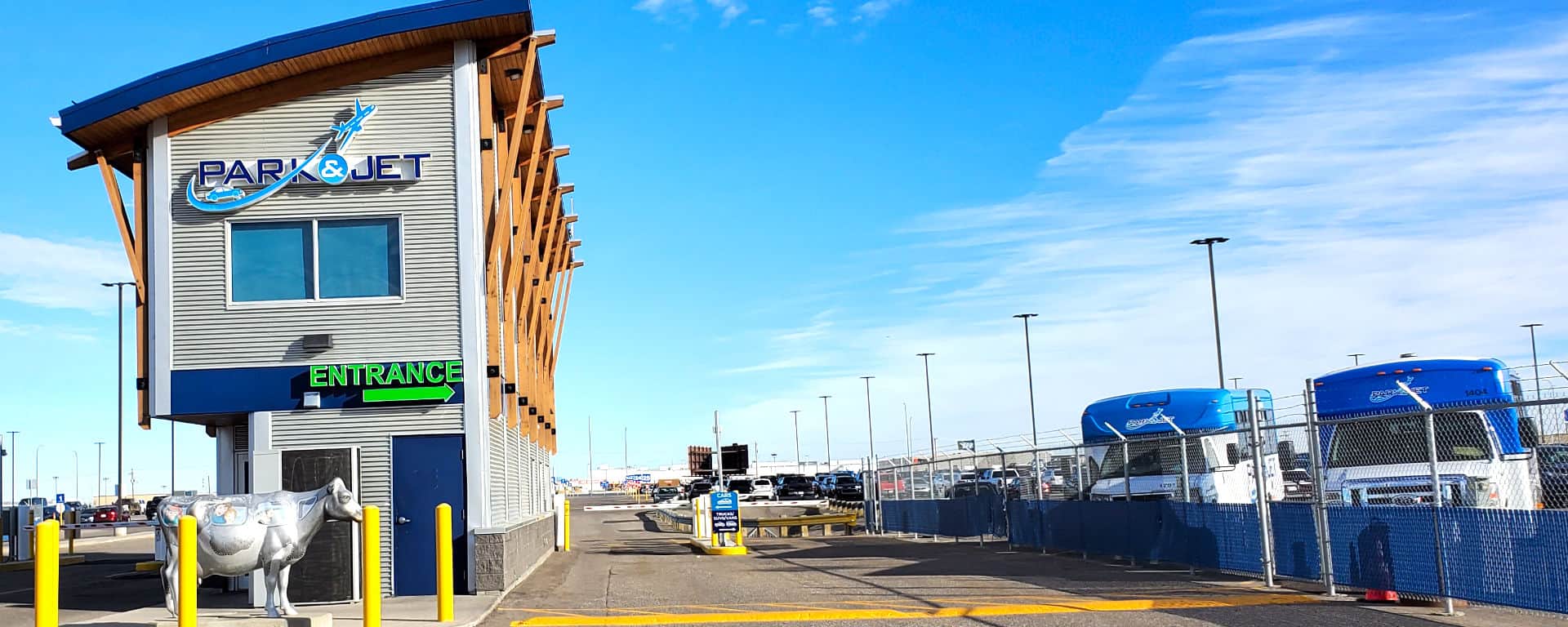 Stay Park And Fly Calgary Airport parkandjetcalgary.com